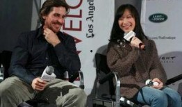 娱乐圈的爆料英文,Celebrity Gossip Unveiled: The Latest Scoops from the Entertainment World